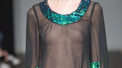 Ελευθερία Μάρκου γυμνόστηθη μικρό στήθος