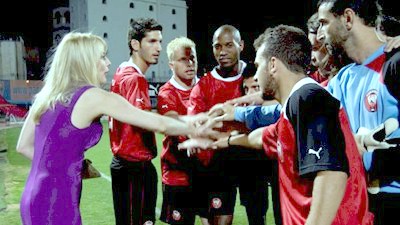 Ποδοσφαιριστής σκοράρει γνωστή κυρία