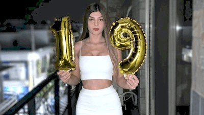 Νεαρή Pole Dancer αναζητεί συνεργασία