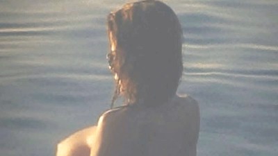 Κυρία τεράστιο στήθος προσκαλεί