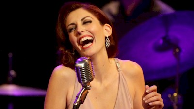 Ηθοποιός & μουσικός γυμνόστηθη